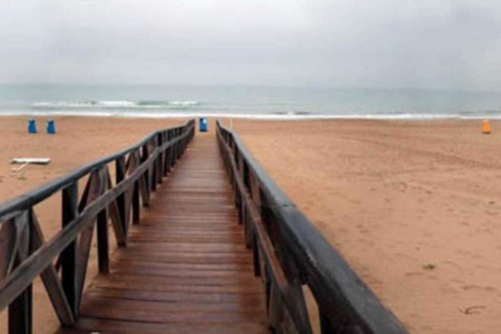 Splendido Appartamento Fronte Mare Vista Spiaggia - Prima Linea Mare Торевиеха Екстериор снимка