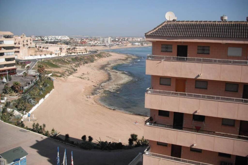 Splendido Appartamento Fronte Mare Vista Spiaggia - Prima Linea Mare Торевиеха Екстериор снимка