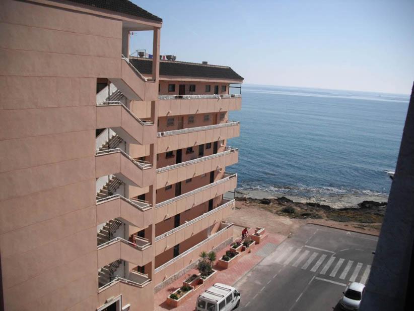 Splendido Appartamento Fronte Mare Vista Spiaggia - Prima Linea Mare Торевиеха Екстериор снимка