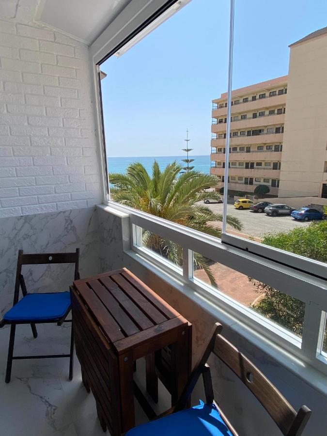 Splendido Appartamento Fronte Mare Vista Spiaggia - Prima Linea Mare Торевиеха Екстериор снимка